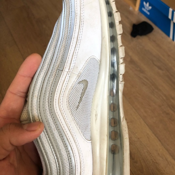 Don’t where the shoes enough - Picture 2 of 8